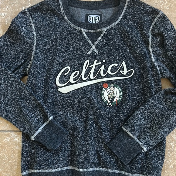 Boston Celtics sweatshirt - Picture 2 of 3